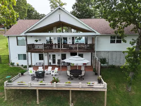 Exterior - 981 Skyview Dr, Branson, MO 65616 photo 7 of 16