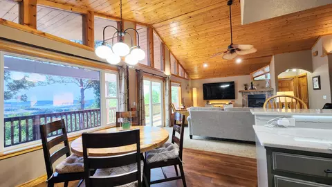 Dining - 981 Skyview Dr, Branson, MO 65616 photo 2 of 3