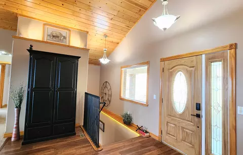 Entry Way - 981 Skyview Dr, Branson, MO 65616 photo 1 of 3