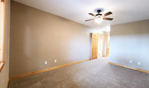 Bedroom - 981 Skyview Dr, Branson, MO 65616 photo 8 of 9