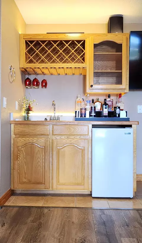 Kitchen - 981 Skyview Dr, Branson, MO 65616 photo 8 of 8