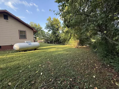 18142 4th St, Eminence, MO 65466 photo 9