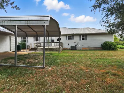 Exterior - 100 Pennycuick Dr, Mountain View, MO 65548 photo 5 of 7