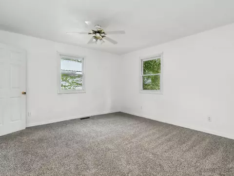 Bedroom - 100 Pennycuick Dr, Mountain View, MO 65548 photo 5 of 6