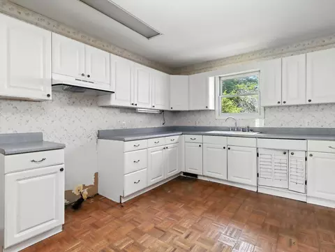Kitchen - 100 Pennycuick Dr, Mountain View, MO 65548 photo 1 of 2