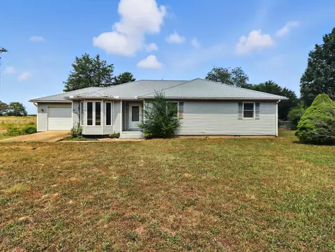 100 Pennycuick Dr, Mountain View, MO 65548