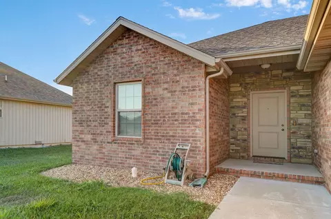 875 E Scott Wayne Dr, Nixa, MO 65714 photo 3