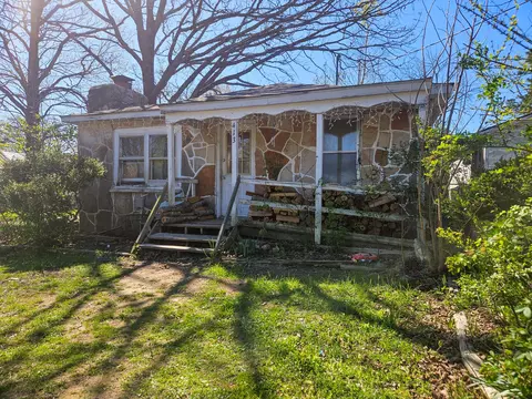 413 E 7th St, Mountain View, MO 65548