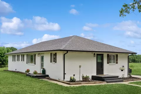 558 E 427th Rd, Bolivar, MO 65613