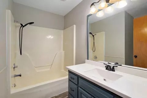 520 Johnson Ave, Sparta, MO 65753 photo 20