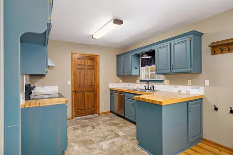 520 Johnson Ave, Sparta, MO 65753 photo 12