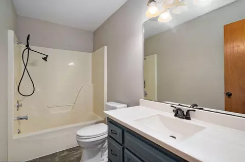 520 Johnson Ave, Sparta, MO 65753 photo 16