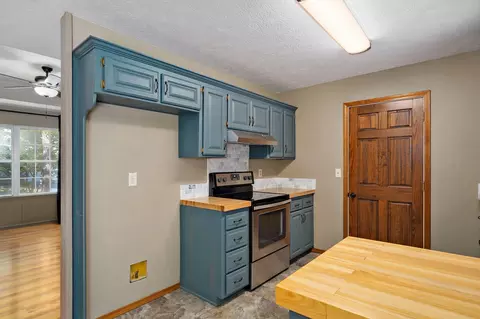 520 Johnson Ave, Sparta, MO 65753 photo 13