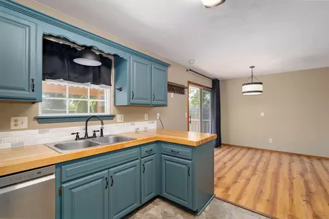 520 Johnson Ave, Sparta, MO 65753 photo 14