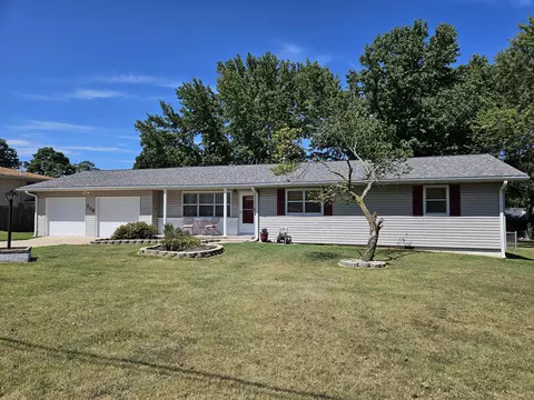 719 E Walnut St, Aurora, MO 65605