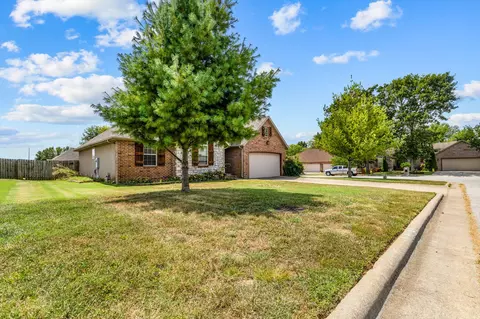 3852 W Peony Ter, Battlefield, MO 65619