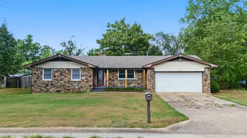 1449 4th St, West Plains, MO 65775