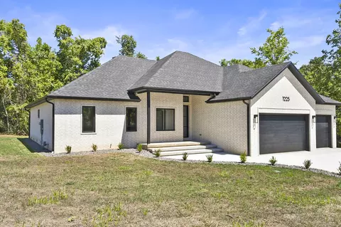 1225 W Rainey St, Ozark, MO 65721 photo 2