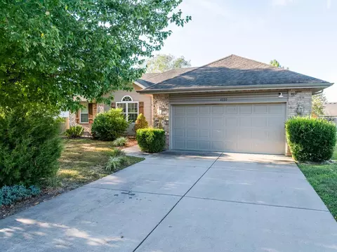 4330 W 2nd St, Battlefield, MO 65619 photo 2