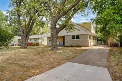 2444 N Franklin Ave, Springfield, MO 65803 photo 2