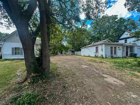1913 N Campbell Ave, Springfield, MO 65803 photo 1