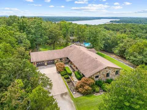 120 Quellhorst Dr, Isabella, MO 65676