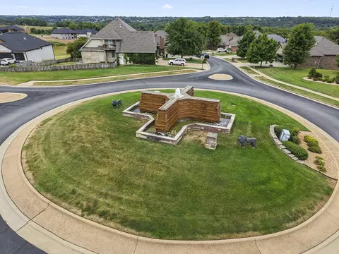 1633 W Silver Oak Dr, Springfield, MO 65810 photo 7