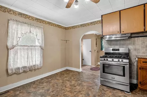 2307 N Robberson Ave, Springfield, MO 65803 photo 12
