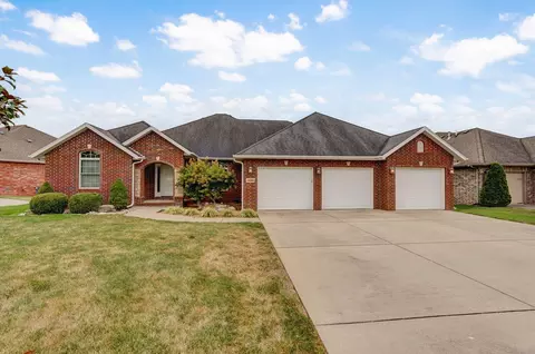 4566 E Kentbrook Dr, Springfield, MO 65802 photo 2