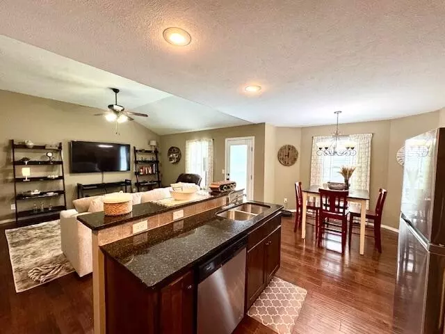 Kitchen - 692 N Galileo Dr, Nixa, MO 65714 photo 4 of 5