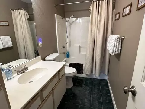 Bath - 2700 Green Mountain Dr #3, Branson, MO 65616 photo 6 of 7