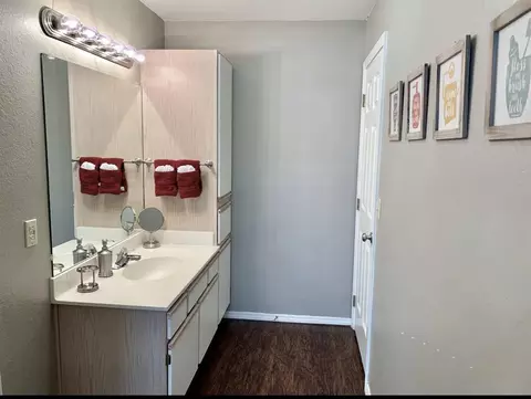 Bath - 2700 Green Mountain Dr #3, Branson, MO 65616 photo 1 of 7