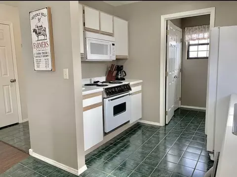 Kitchen - 2700 Green Mountain Dr #3, Branson, MO 65616 photo 10 of 11