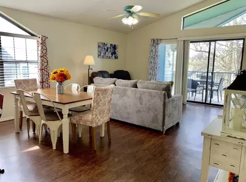 Dining - 2700 Green Mountain Dr #3, Branson, MO 65616 photo 2 of 3