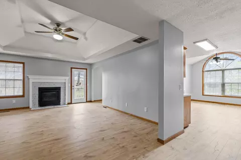 826 S Pershing St, Willard, MO 65781 photo 4