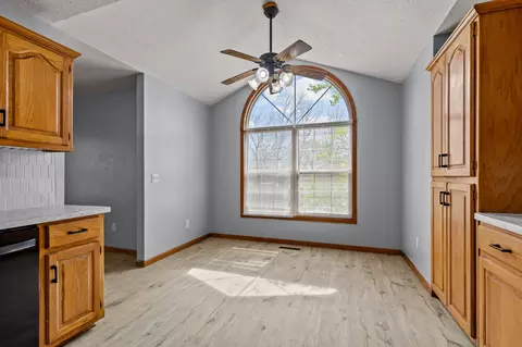 826 S Pershing St, Willard, MO 65781 photo 8