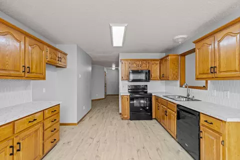 826 S Pershing St, Willard, MO 65781 photo 9