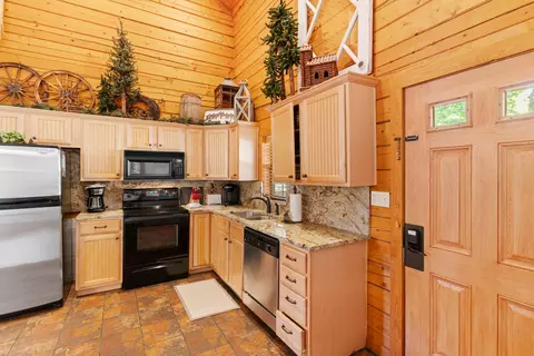 Kitchen - 237 Oakridge Rd #2, Branson, MO 65616 photo 1 of 3