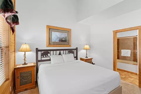 Bedroom - 237 Oakridge Rd #2, Branson, MO 65616 photo 2 of 5