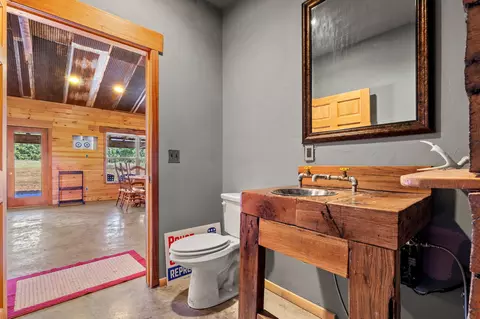 Bath - 13760 Junction Rd, Eldridge, MO 65463 photo 1 of 2