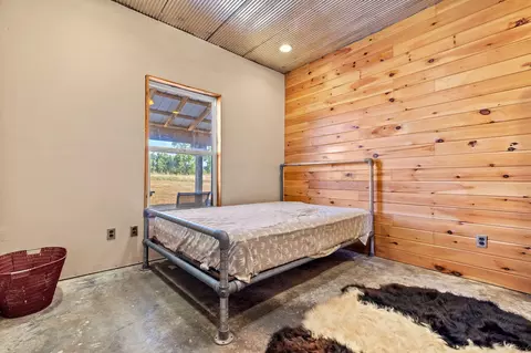Bedroom - 13760 Junction Rd, Eldridge, MO 65463 photo 5 of 5