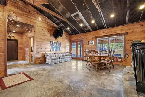Entry Way - 13760 Junction Rd, Eldridge, MO 65463 photo 1 of 2