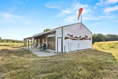 Exterior - 13760 Junction Rd, Eldridge, MO 65463 photo 2 of 14