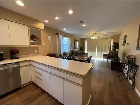 Kitchen - 545 Valley View Rd #101, Branson, MO 65616 photo 1 of 3
