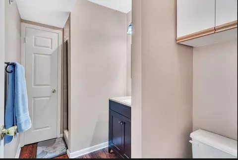 Bath - 545 Valley View Rd #101, Branson, MO 65616 photo 2 of 6