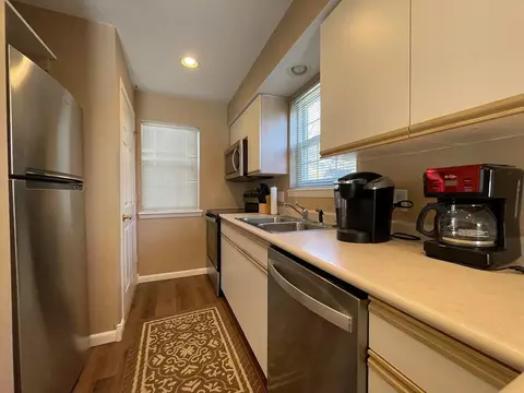 Kitchen - 545 Valley View Rd #101, Branson, MO 65616 photo 2 of 3