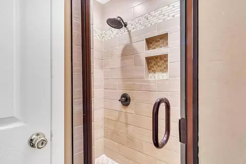 Bath - 545 Valley View Rd #101, Branson, MO 65616 photo 4 of 6