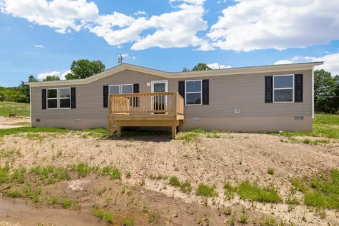 510 Tri-lakes Rd, Humansville, MO 65674