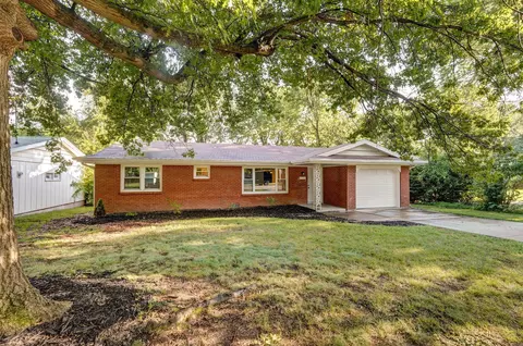 2010 E High St, Springfield, MO 65803