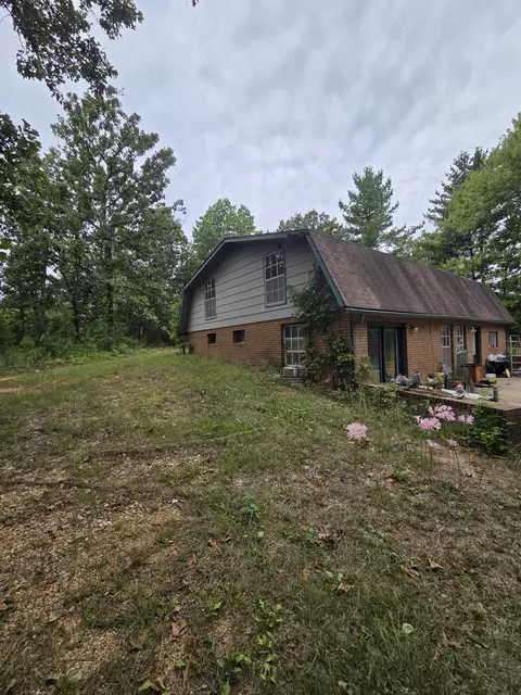 8901 County Road 455, Birch Tree, MO 65438